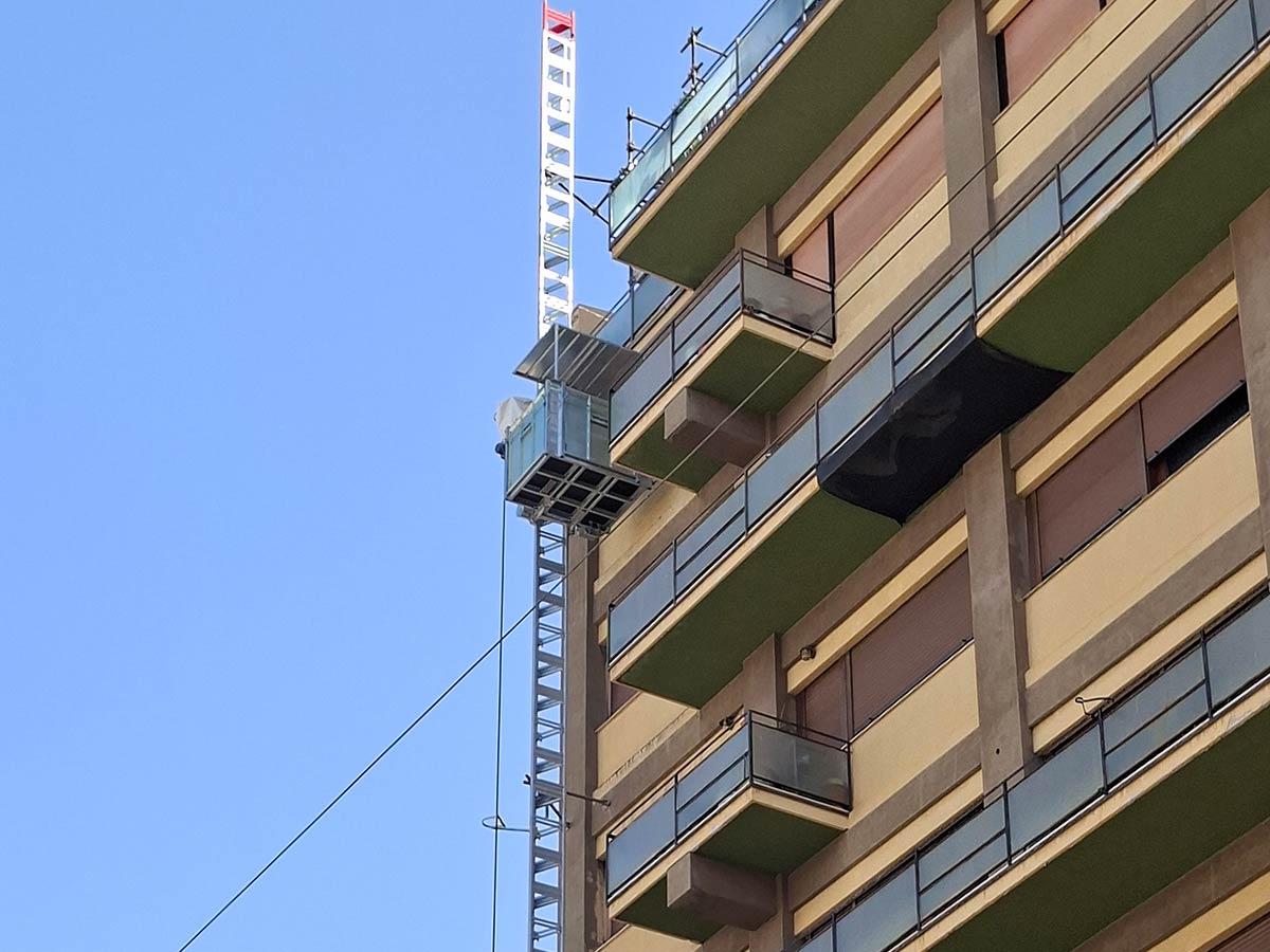 mandala-noleggi-ascensore-da-cantiere-1 mandala noleggi - ascensore da cantiere
